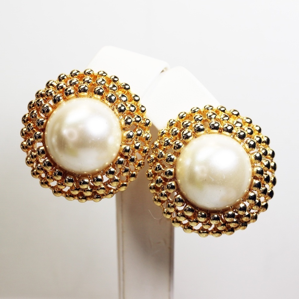 Pearl Earrings - Massive Gold Caviar Clip-on Vintage Luxury Timeless Bridal Gift - Picture 3 of 13